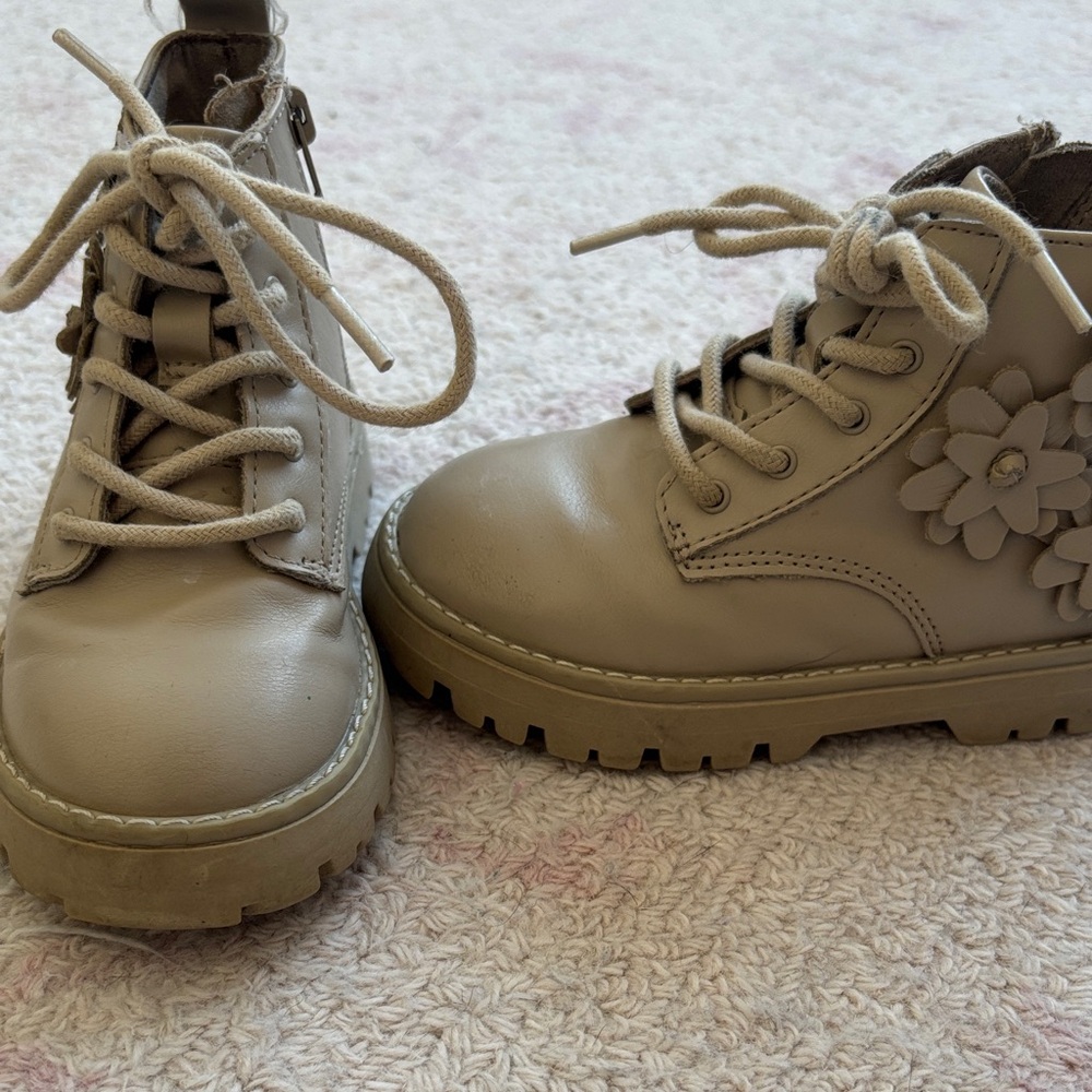 Zara Kids Beige Boots with Floral Accent